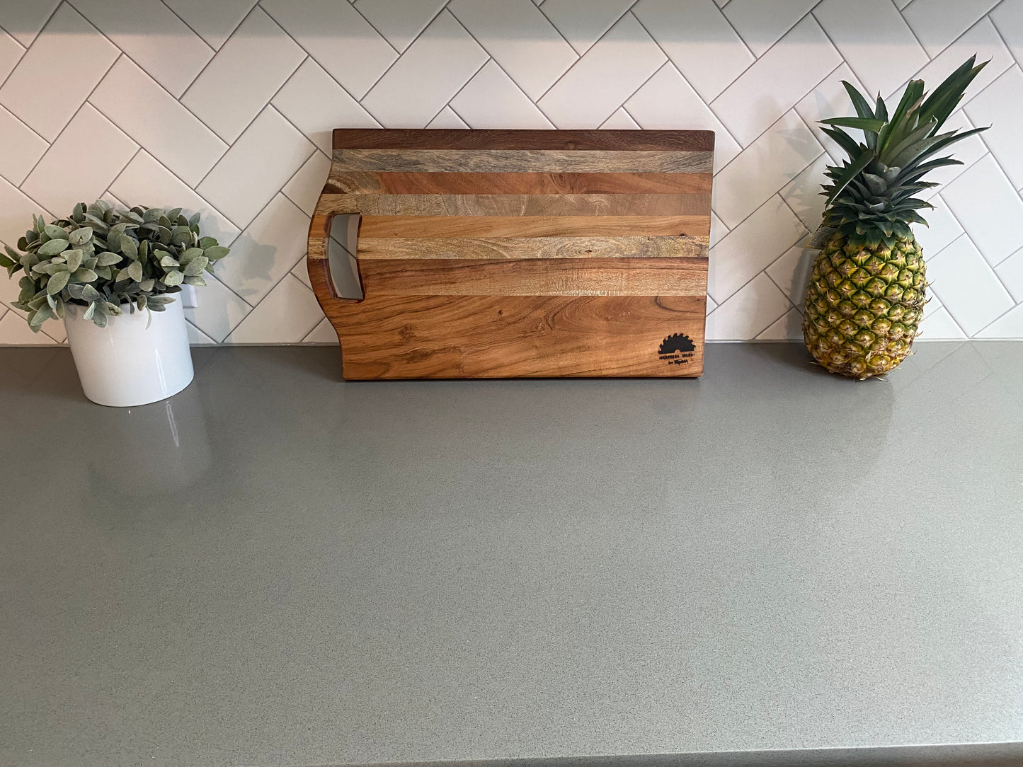 Acacia Charcuterie / Cutting Board with Handle